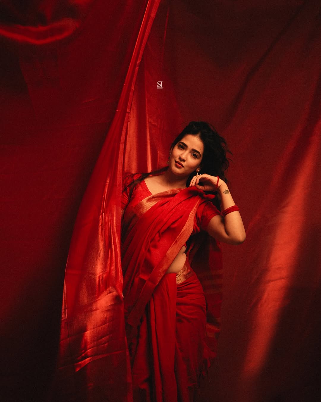 GnYgUCNaIAAyE_T?format=jpg&name=large