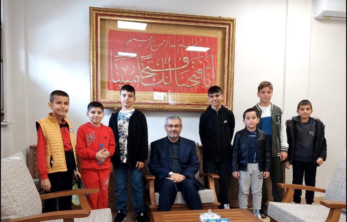 HasanGumusTR's tweet photo. Bayram sevincini kıymetli kardeşlerimizle birlikte yaşadık. https://t.co/CiIDrVWAzo
