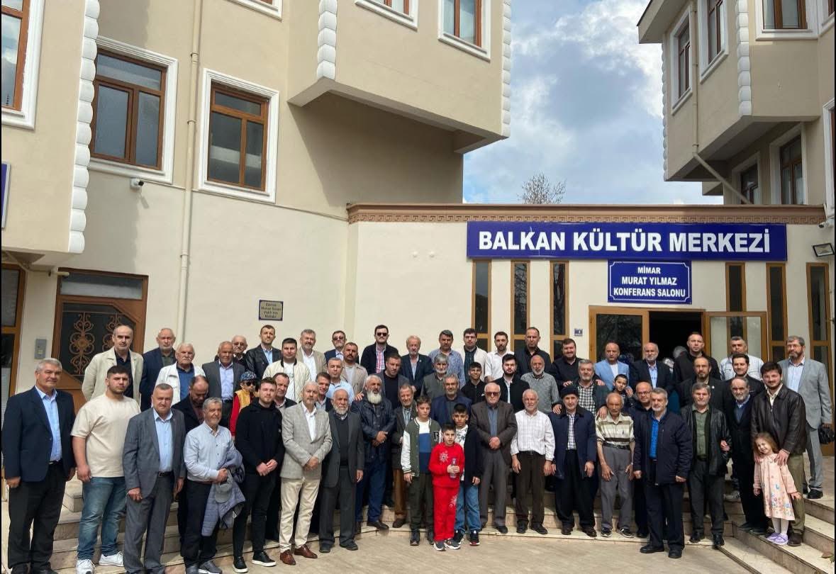 HasanGumusTR's tweet photo. Bayram sevincini kıymetli kardeşlerimizle birlikte yaşadık. https://t.co/CiIDrVWAzo