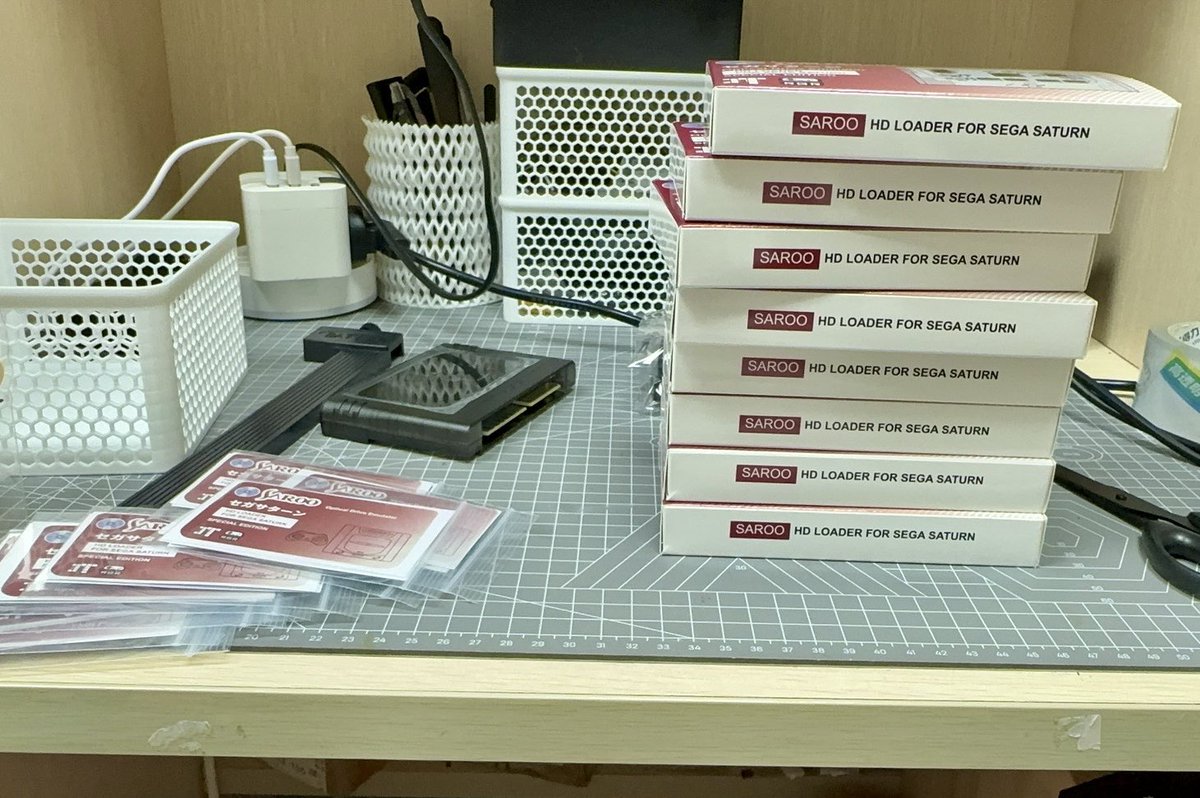 The production process of SAROO encountered some twists and turns, but fortunately, these products have arrived at our warehouse! We are currently arranging shipments based on the orders and hope you can receive them soon. Once again, thank you  for your patience and support! 💕