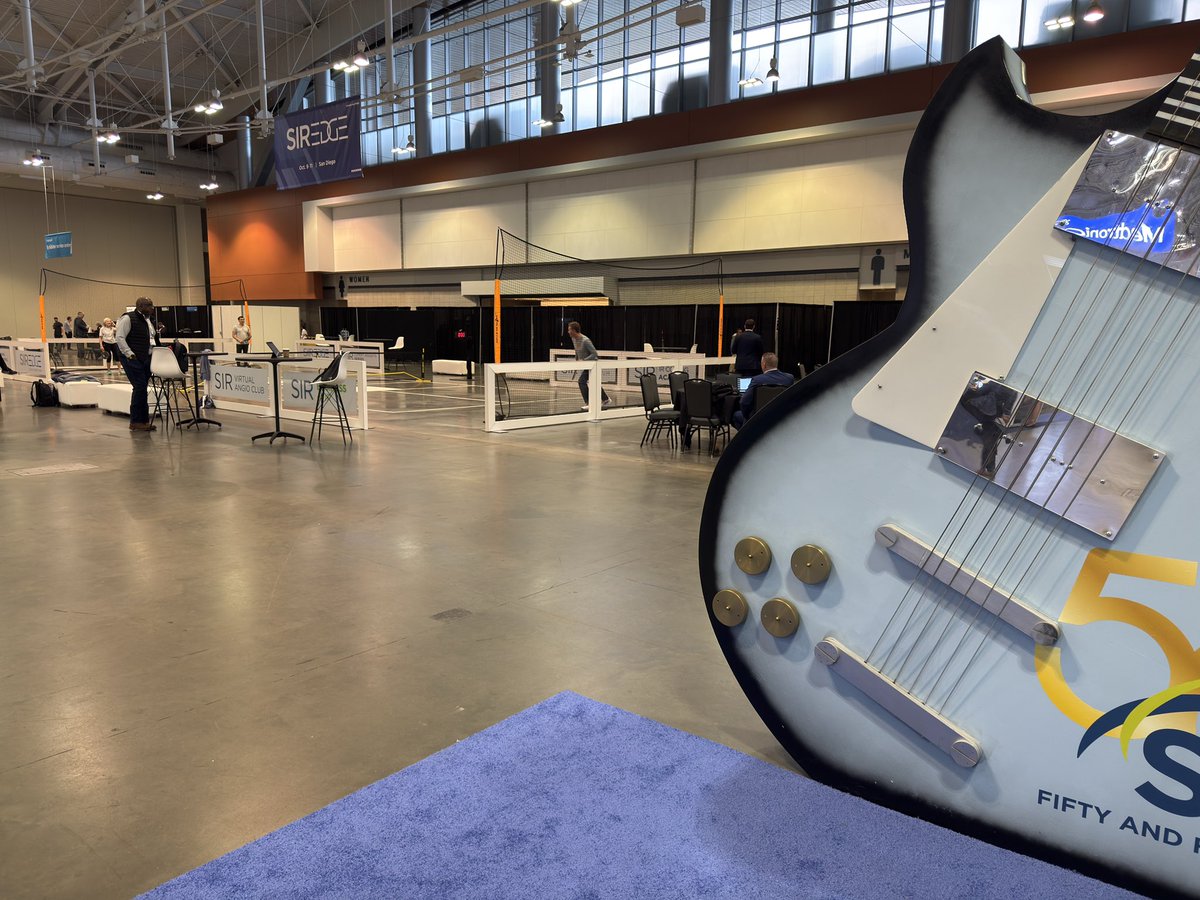What better way to take a break at the #SIR2025 annual meeting then playing Pickleball in the expo area 🤠
#WatchYourAchilles