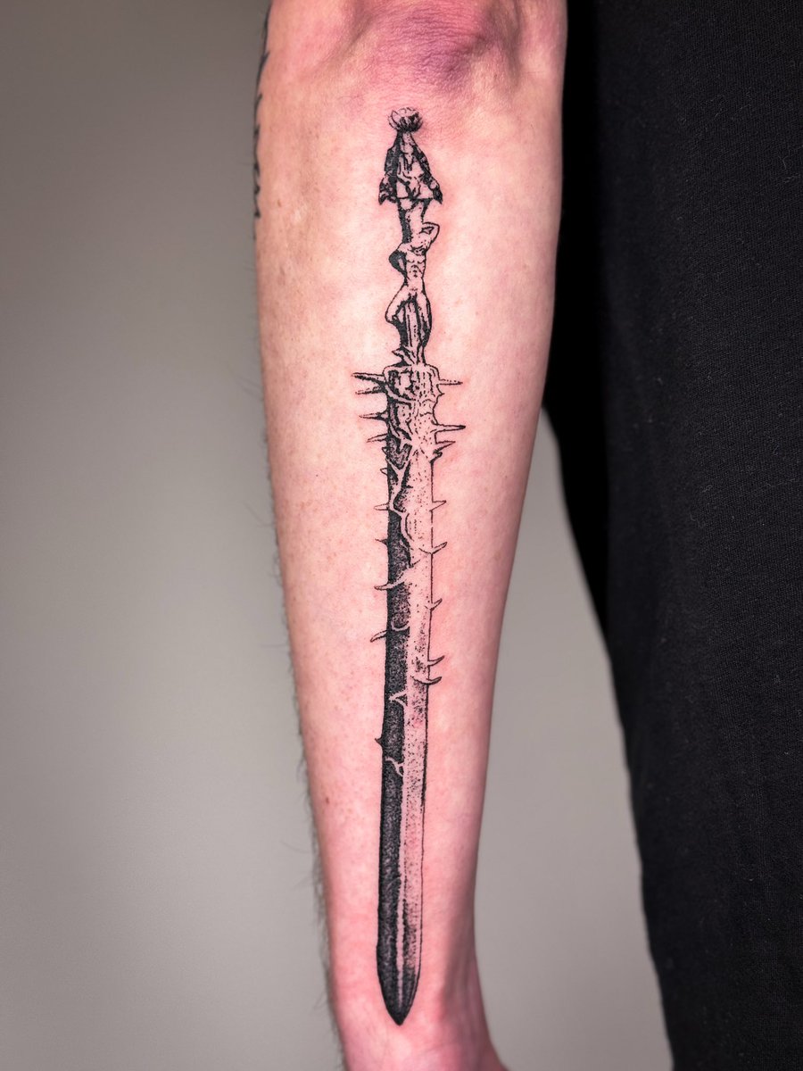 Requiem and Blasphemous swords // Paris 📍 DM to get a tattoo
