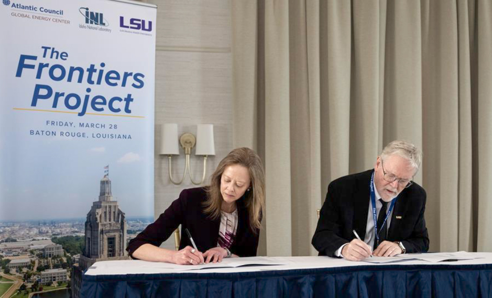 LSU Research (@lsuresearch) on Twitter photo Explore #LSU Research Highlights on growing partnerships with national labs; new antibiotics; value of funding science: lsu-campaigns.omniupdate.com/t/d-e-siihiud-…
<a href="/INL/">Idaho National Lab</a> <a href="/LSUCHSE/">LSU CHSE</a> <a href="/LSUHSS/">LSU College of Humanities & Social Sciences</a> <a href="/lsuscience/">LSU College of Science</a> <a href="/LSUEngineering/">LSU Engineering</a> <a href="/LSUVetMed/">LSU Veterinary Med</a> <a href="/LSUAgCenter/">LSU AgCenter</a> <a href="/PBRCNews/">Pennington Biomedical Research Center</a> <a href="/LSU_MNS/">LSU Museum of NatSci</a> <a href="/LSU_CCE/">LSU College of the Coast & Environment</a> <a href="/lsumusic/">LSU School of Music</a> #ScholarshipFirst #WBTTW Explore #LSU Research Highlights on growing partnerships with national labs; new antibiotics; value of funding science: lsu-campaigns.omniupdate.com/t/d-e-siihiud-…
<a href="/INL/">Idaho National Lab</a> <a href="/LSUCHSE/">LSU CHSE</a> <a href="/LSUHSS/">LSU College of Humanities & Social Sciences</a> <a href="/lsuscience/">LSU College of Science</a> <a href="/LSUEngineering/">LSU Engineering</a> <a href="/LSUVetMed/">LSU Veterinary Med</a> <a href="/LSUAgCenter/">LSU AgCenter</a> <a href="/PBRCNews/">Pennington Biomedical Research Center</a> <a href="/LSU_MNS/">LSU Museum of NatSci</a> <a href="/LSU_CCE/">LSU College of the Coast & Environment</a> <a href="/lsumusic/">LSU School of Music</a> #ScholarshipFirst #WBTTW