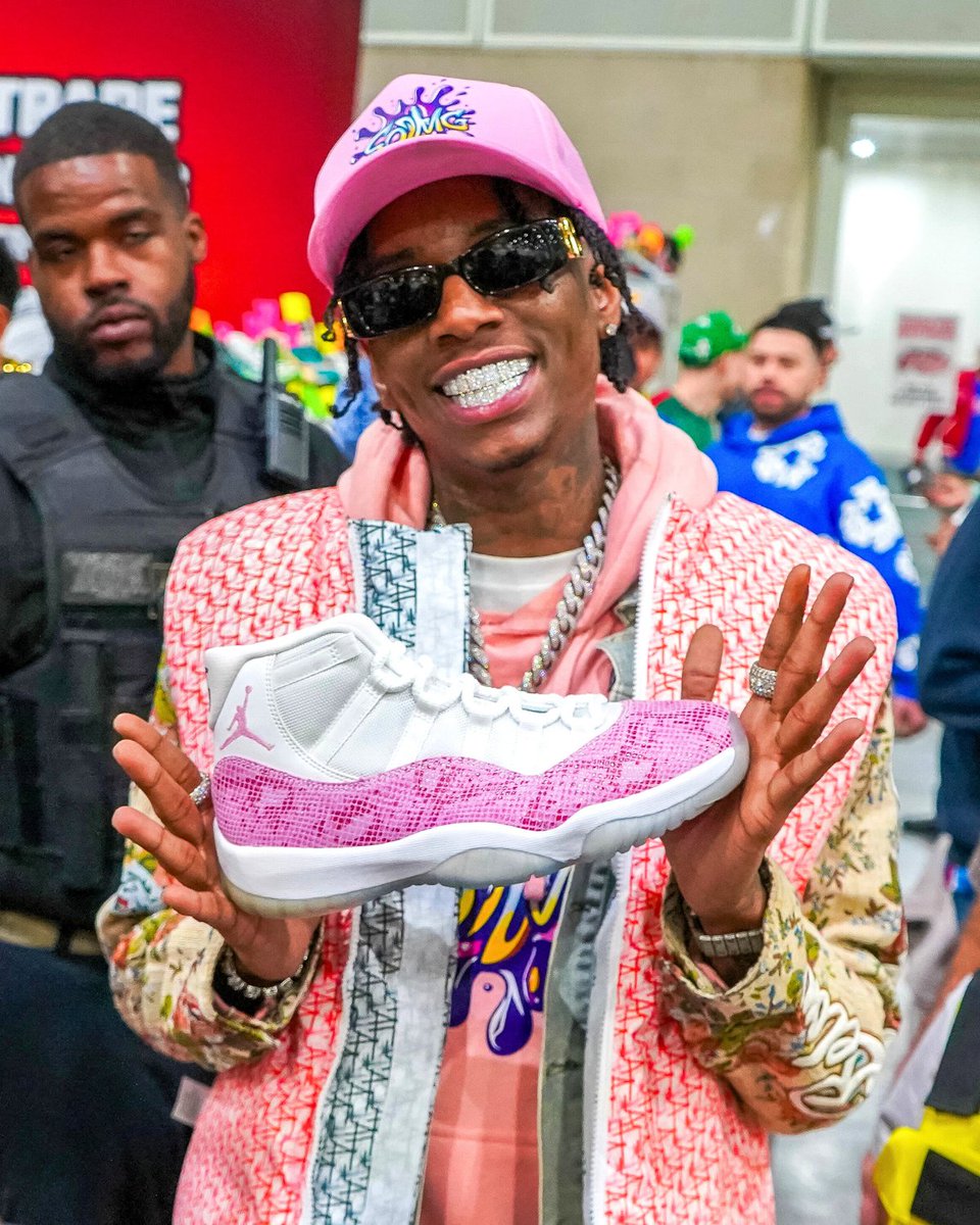 Soulja Boy sneaker shopping video just dropped 💰

Watch ➡️ gotsole.com/souljaboy