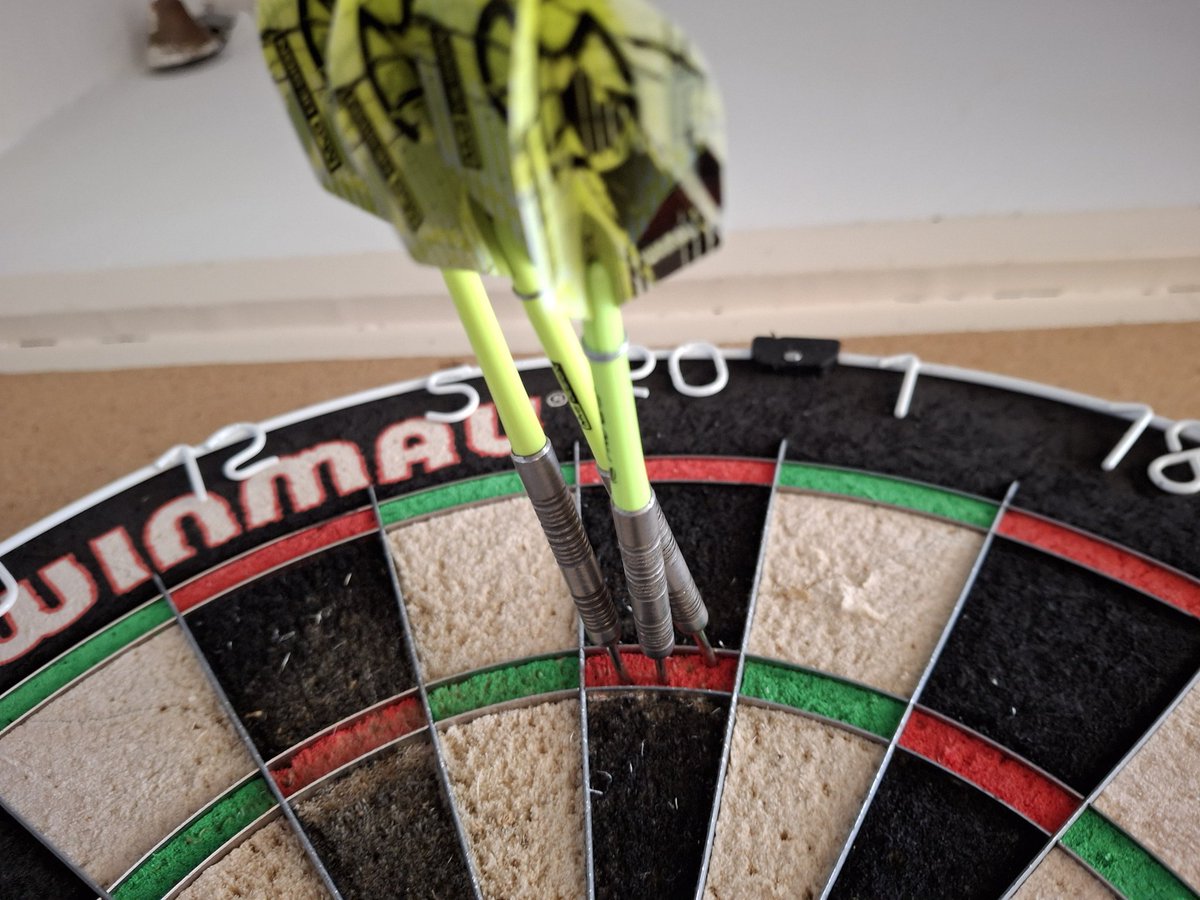 FCGGroundhopper's tweet image. Potje 🎯 met mn 4e 180 score 2025 &amp;amp; 130 #Checkout #Lovethedarts🎯