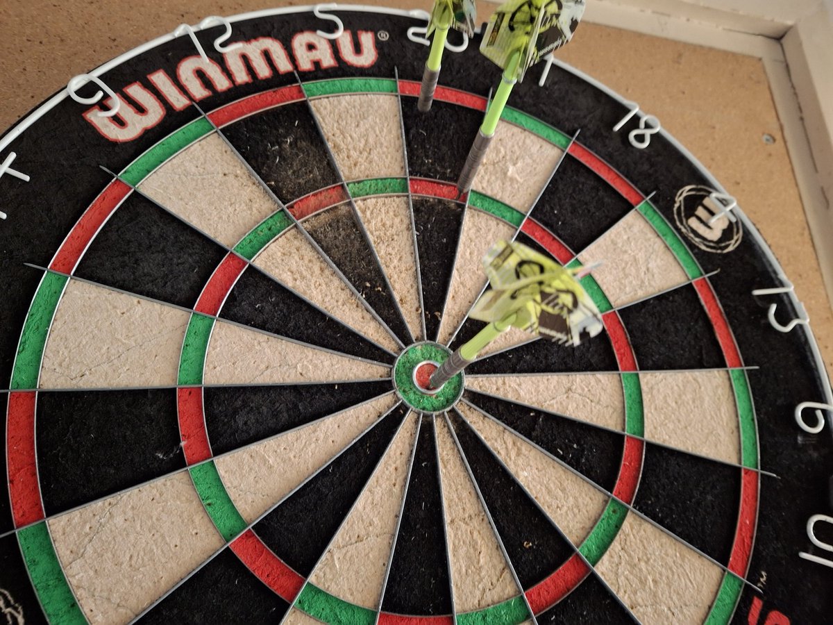 FCGGroundhopper's tweet image. Potje 🎯 met mn 4e 180 score 2025 &amp;amp; 130 #Checkout #Lovethedarts🎯