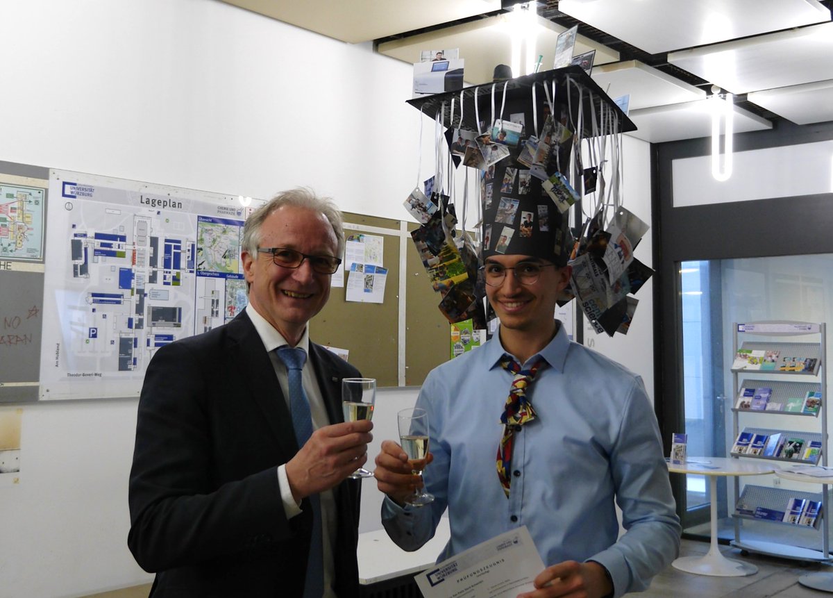 🥳Congratulations to Tim Schembri, who successfully defended his PhD thesis on "Narrowband Absorbing Solid-State Aggregates of Merocyanine Dyes for Color-Selective Organic Photodiodes". All the best for your future career!