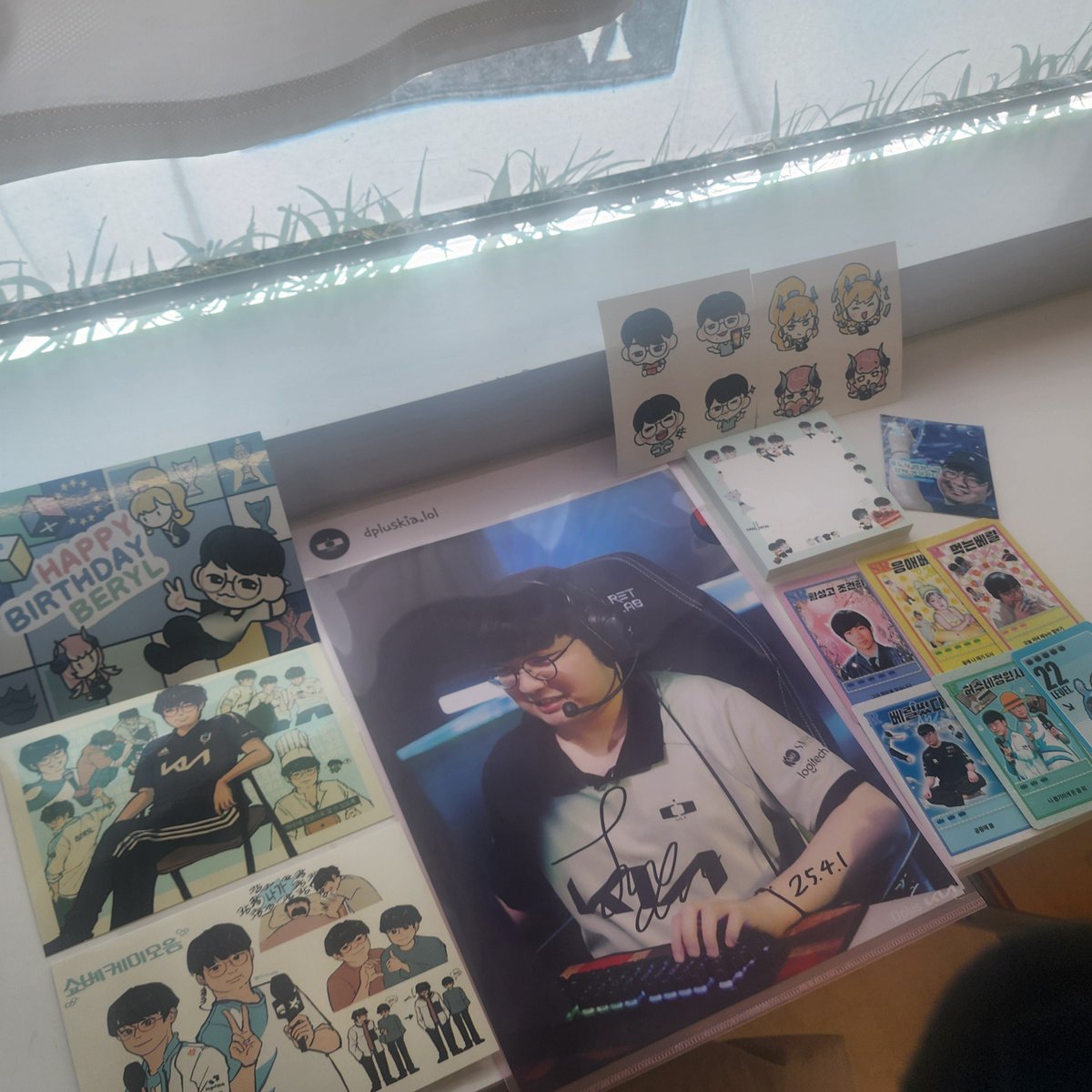 #롤도사_베릴의_깜짝생일파티
#HAPPY_BERYL_DAY
롤도사님 협곡을 오래오래 누벼줘요🍃🥰
생일 축하해🥳