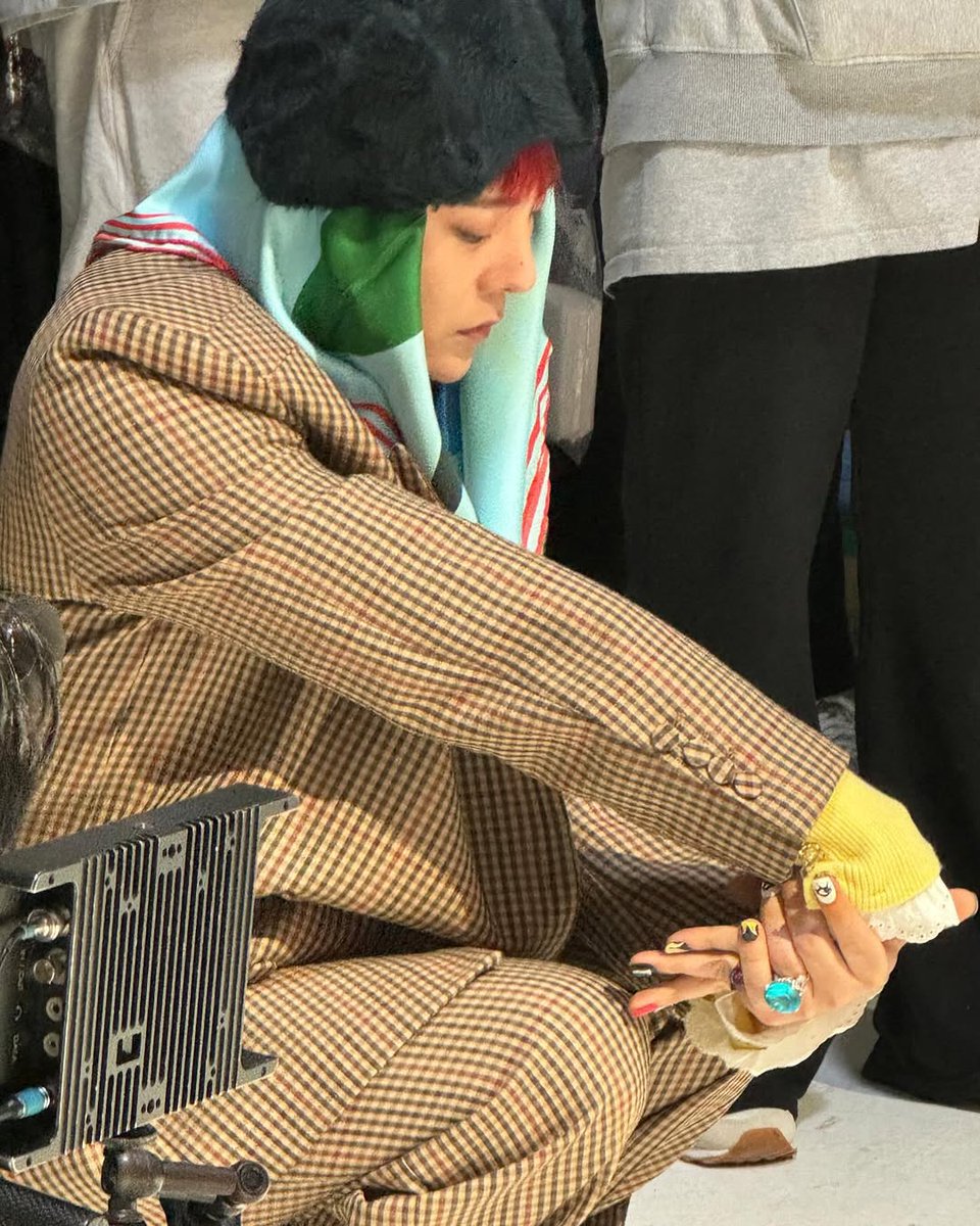 xxxgidixk's tweet photo. ⠀ 
                      ` 𝙜𝙙 𝙢𝙤𝙢𝙚𝙣𝙩𝙨 [ 📸 ]
                         march 𝟯𝟭 / debut ´

>>> привет всем !! вы уже видели мой дебют ? я так много над ним старался, так что надеюсь вы оцените и поддержите дальнейшее промо, а так же следите за пелизом альбома !! https://t.co/fjhA4U5G0b