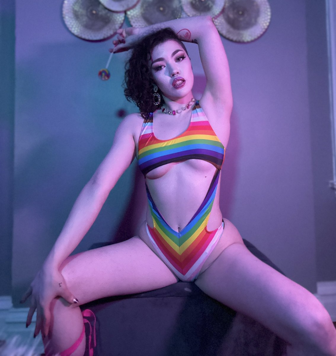 nixi_pw's tweet photo. 𝐈𝐟 𝐈 𝐥𝐨𝐨𝐤 𝐠𝐚𝐲, 𝐢𝐭𝐬 𝐛𝐞𝐜𝐚𝐮𝐬𝐞 𝐈 𝐚𝐦 🏳️‍🌈✨

XoXo https://t.co/Hjg9tx2rt9