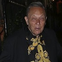 #LinziDrewHoney has known #DavidSullivan for decades so knows him - possibly even some of the underage &amp; young schoolgirls he coerced into s@x at competitions, job interviews etc, very well.

Linzi outed #DS for sexually coercing interviewees 2015 - #NoJobBlowJob

#MeTooUK #WHUFC