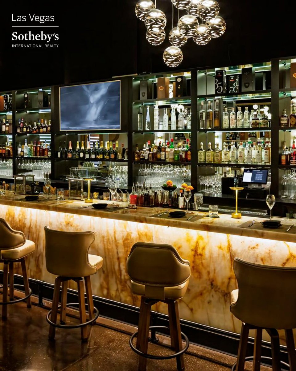 The team behind one of Las Vegas’s best French tasting menu restaurants, Partage, took over the space right next door, offering a la carte French classics and Champagne at Le Club. The bar offers a fairly straightforward menu of dishes that pair well with Champagne.