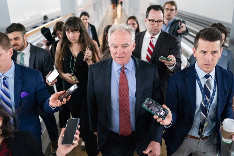 U.S. senators push back against ‘fake emergency’ Trump relied on to justify Canadian tariffs. Sen. Tim Kaine called the case for tariffs on Cdn goods “specious,” noting that only a tiny fraction of the illicit fentanyl seized in the U.S. comes from Canada. theglobeandmail.com/canada/article…