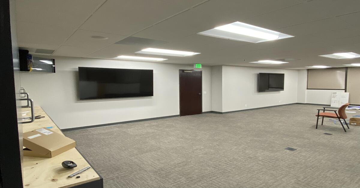 clickprotech's tweet image. Conference room upgrade complete!
State Farm, Laguna Hills, CA
Dual TV display and data cabling installation for a seamless presentation experience. #ITSetup #ConferenceRoomTech #DataCabling