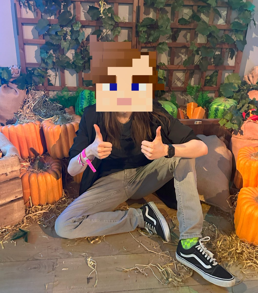 I actually went to the 'A Minecraft Movie' world premiere and screening yesterday!
Thanks to <a href="/WarnerBrosUK/">Warner Bros. UK</a> for the opportunity! #MinecraftMovie