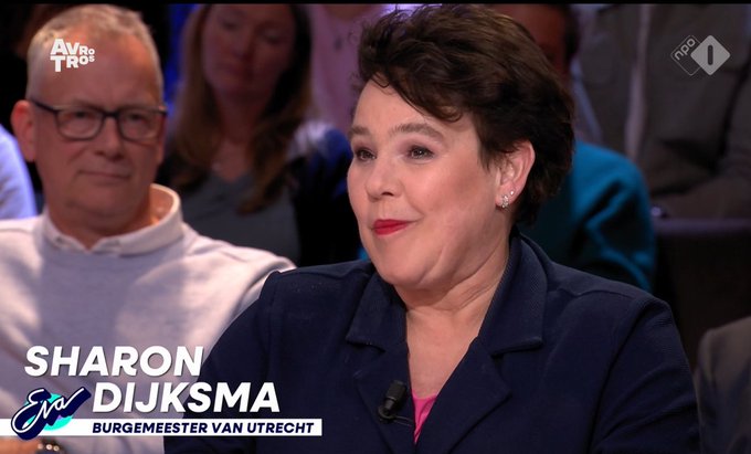 GnYoWHsWQAA9PXF?format=jpg&name=small