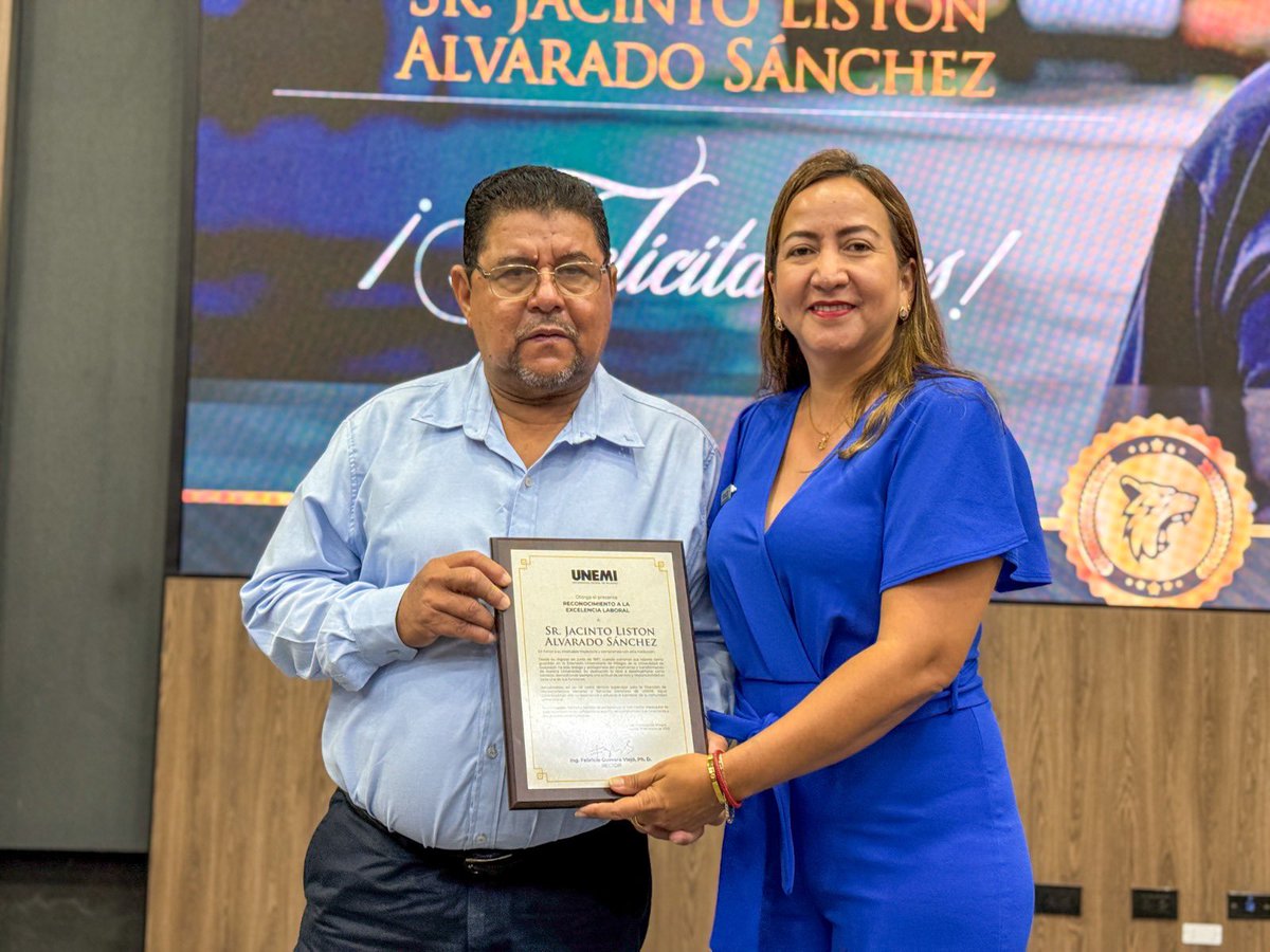 UNEMIEcuador's tweet image. En el #MomentoCívico de hoy, lunes 31 de marzo, nos acompañaron trabajadores y personal administrativo de nuestra prestigiosa UNEMI. 🫱🏻‍🫲🏼👏🏼🤩

¡Muchas gracias a todos por asistir! ✨

#SomosUNEMI #CompromisoYexcelencia