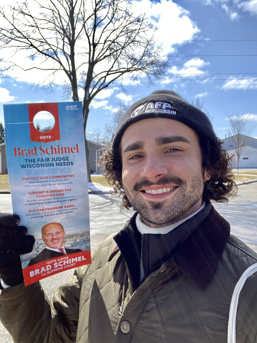 DaneLasecki's tweet image. In less than 2️⃣4️⃣ hours polls open across Wisconsin, which means we still have time to talk to voters why we need to elect Brad Schimel to the Wisconsin Supreme Court!
We can’t stop and won’t stop until we get Brad Schimel across the finish line! 🇺🇸
Wisconsin’s future is on the…