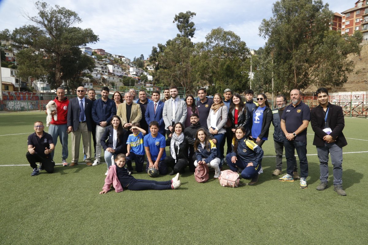 Entre el 01 y 22 de Abril abiertas las postulaciones en la página web del GORE de Valparaíso gobiernovalparaiso.cl, para los Fondos del 8% del FNDR destinados a proyectos de cultura, deporte, seguridad ciudadana, social y medio ambiente dirigido a organizaciones sociales.