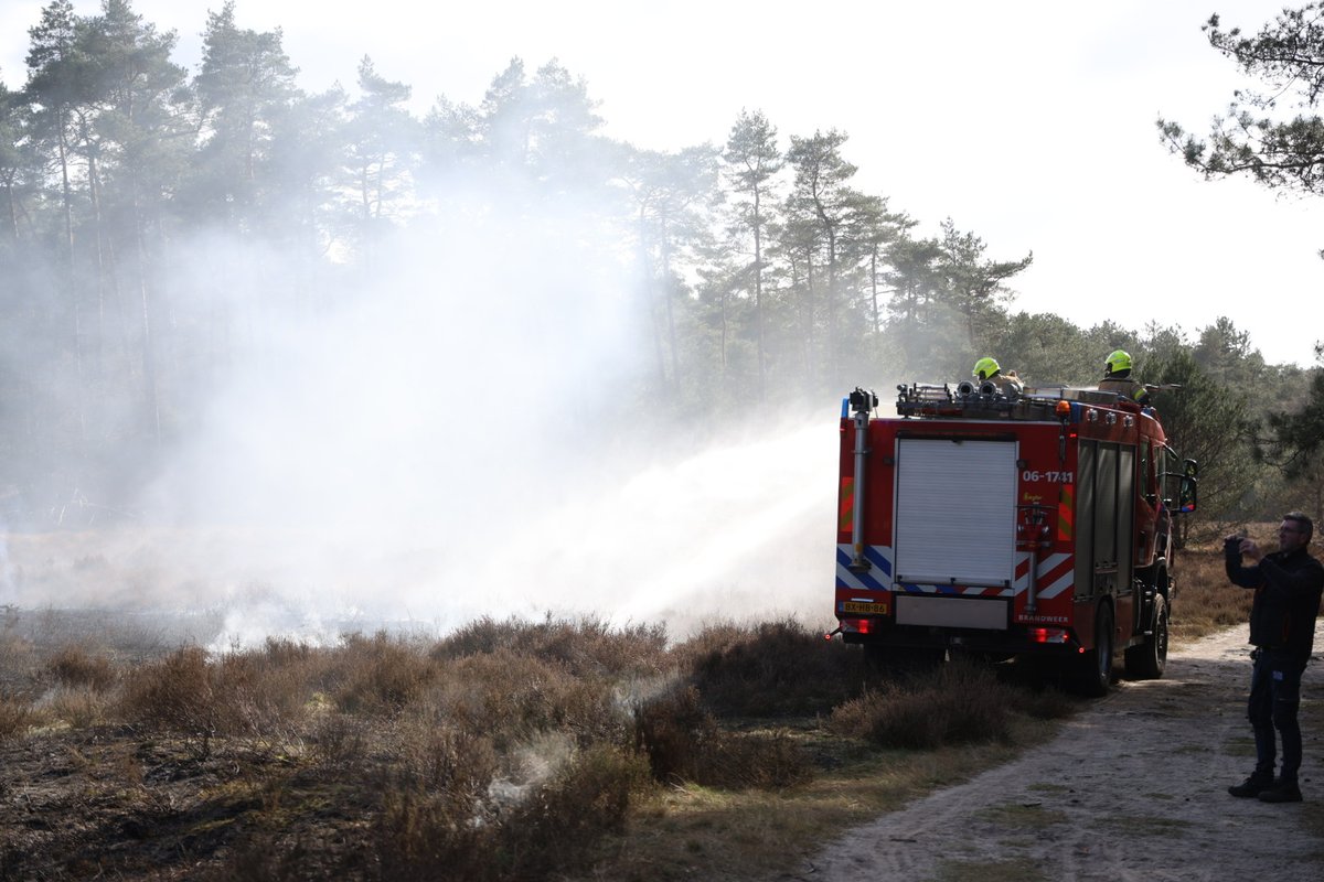 Heidebranden houden brandweer bezig