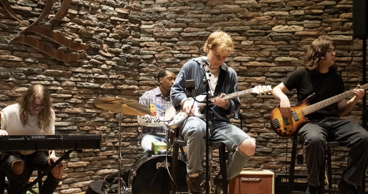 “Run,” don’t walk to Aurora at On The Rocks 🎤🪐✨

Check out the full photo gallery up now!

🔗wqaq.com/5212/run-dont-…

📸: Taylor Nicholson

#aurora #ontherocks #concertphoto #collegeradio