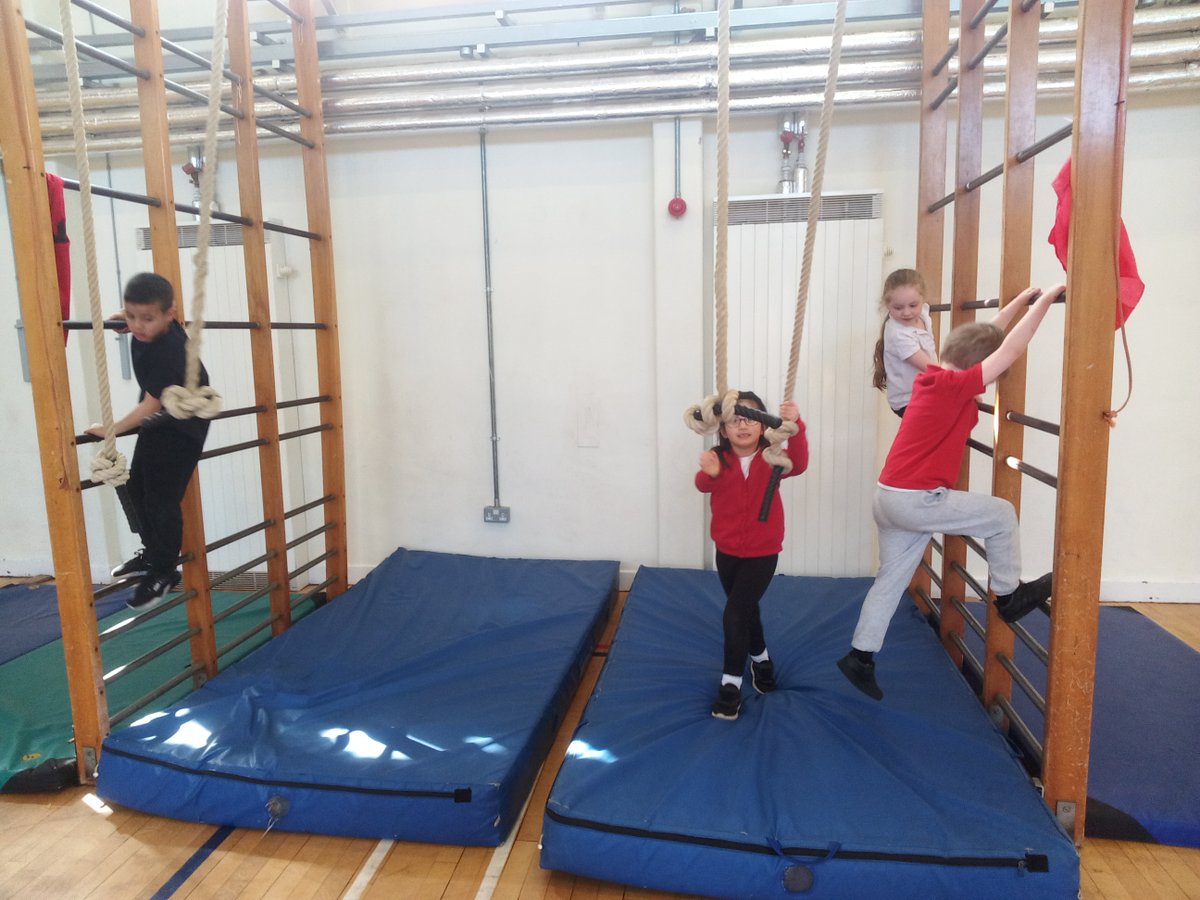 Today P1B were super excited as we got to try applying our skills on the school climbing frame. We showed that we were hugely responsible and resilient today. We cant wait for another try tomorrow. #proudtobepinkie