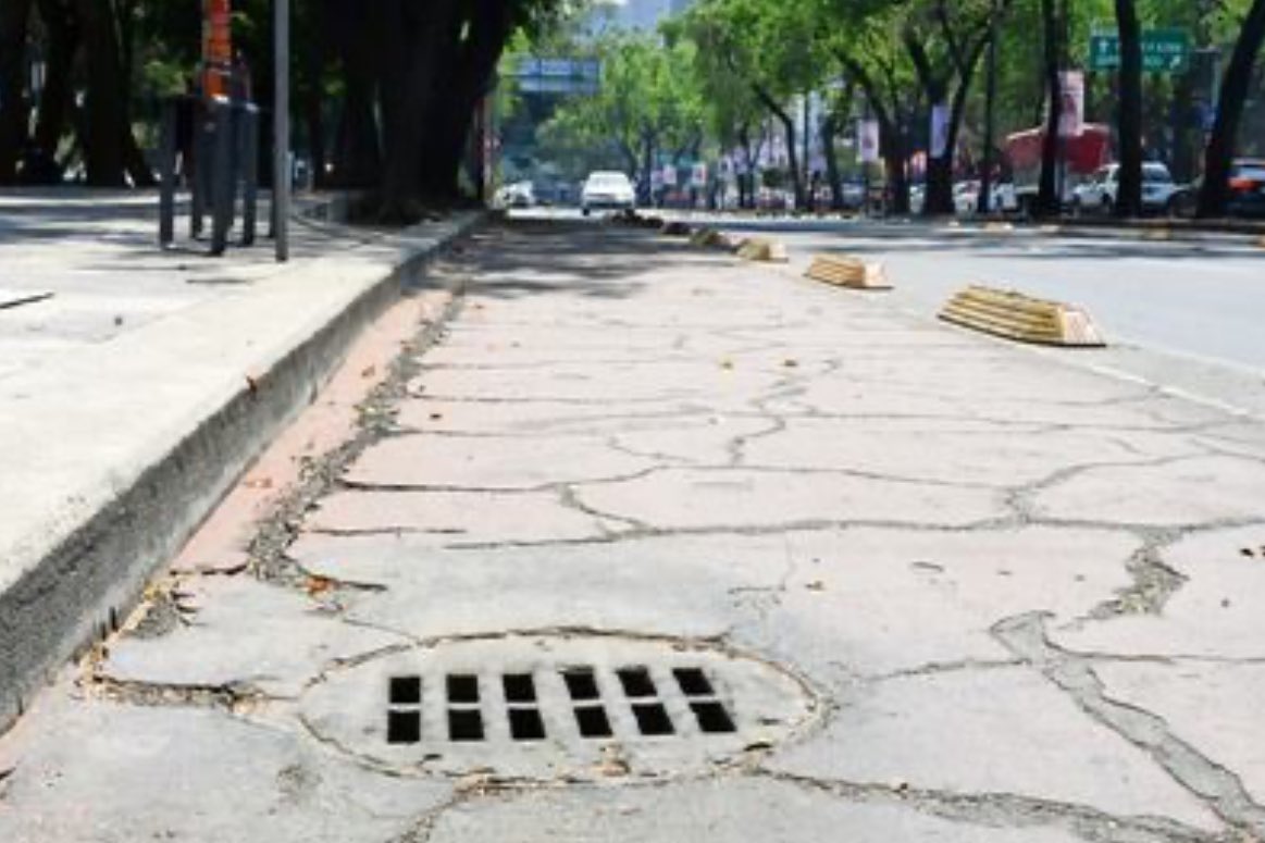 Las ciclovías son una alternativa viable en la ciudad, pero aún falta infraestructura segura para ciclistas. ¿Cómo mejorarías la movilidad en CDMX? 🚴‍♂️ #MovilidadCDMX