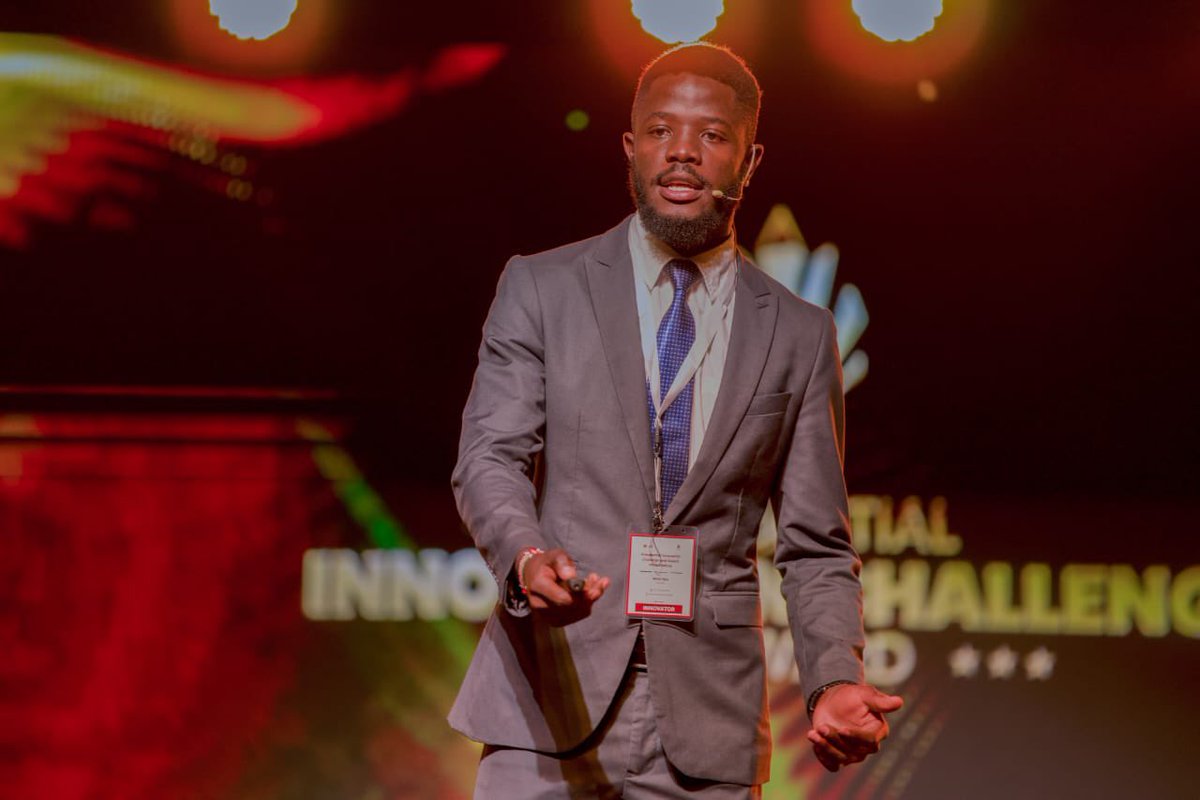 PeaceTeka's tweet image. Just pitched an e-commerce app at the Presidential Awards, and it made a 33% profit right after! 🚀 Tech and sales are my passion, and I’m always in it to win it. #Innovation #TechPitch #CompetitiveEdge&quot;