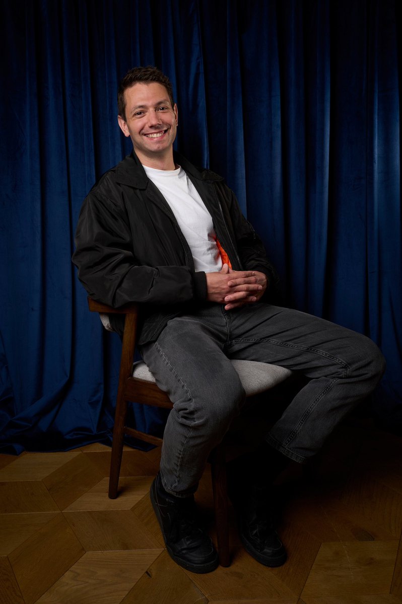 Thanks <a href="/BAFTA/">BAFTA</a> for the pic! Now maybe people will recognise me in meetings 🎉

#BAFTA #BAFTAGamesAwards