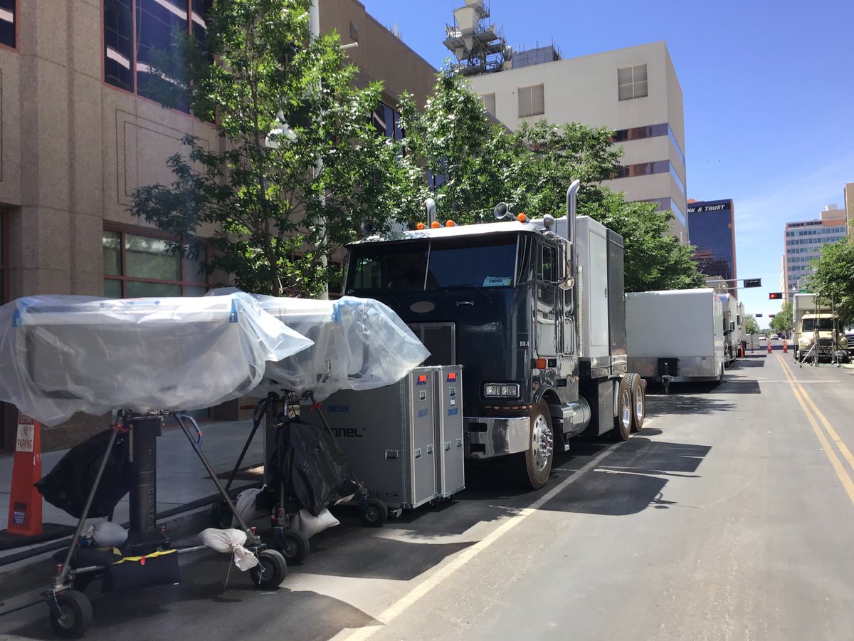 ACelebrityPhoto's tweet photo. Since Ketchup Entertainment purchased Coyote Vs. Acme from Warner Brothers Bros. today. Here's some photos from the set in May, 2022 in downtown #Albuquerque #NewMexicoPhotos copyrighted Richard Kelleher, MBA https://t.co/0ItmJrOo72