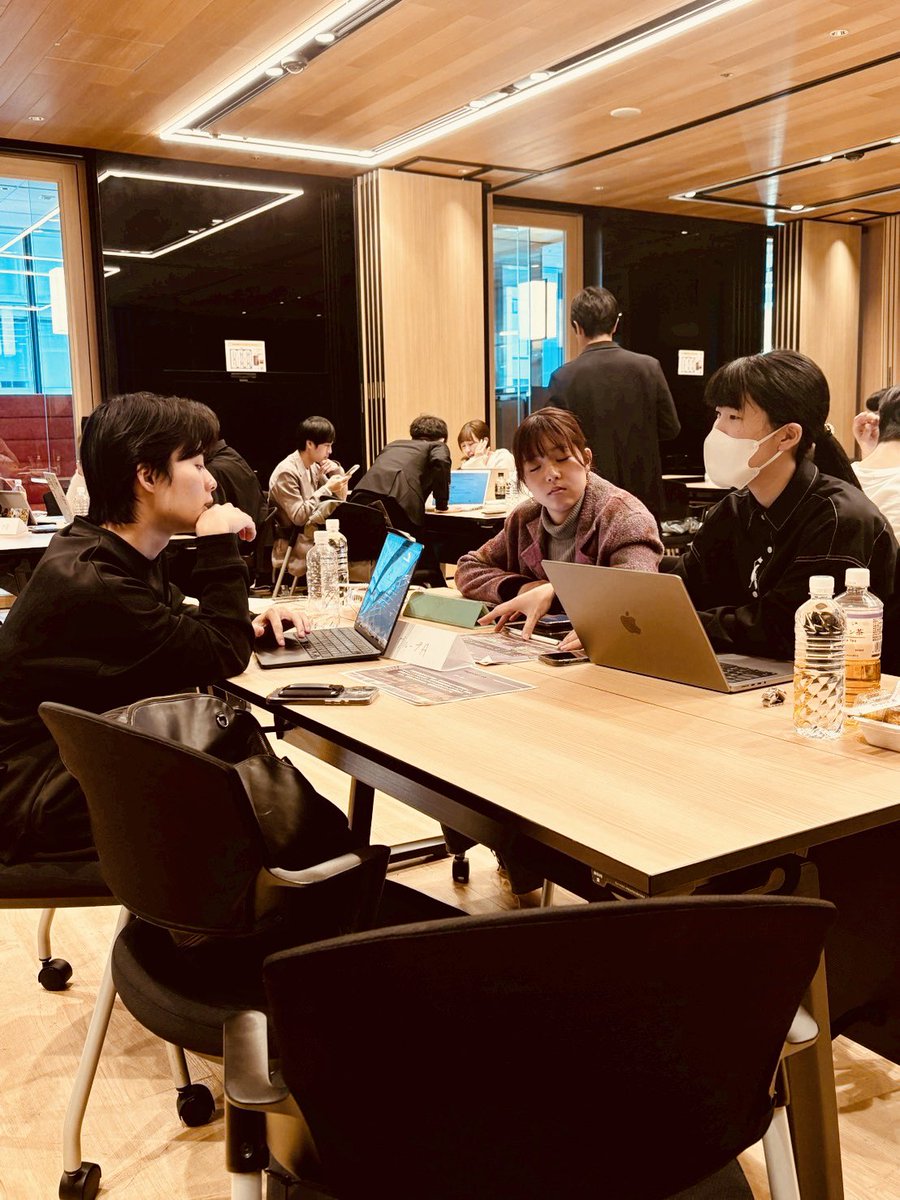 _s_o_ma_'s tweet photo. 3/23(日)東京スクエアガーデンにて、参加者約30人規模の地域創生ビジコン&amp;学生交流会を主催しました(^^)！

全７時間という長時間のイベントでしたが、それぞれが真剣に地域課題に向き合って解決策を模索し、各グループ時間が足りないという状況になる程、あっという間な7時間となりました！👀 https://t.co/86Jdk1OWnh