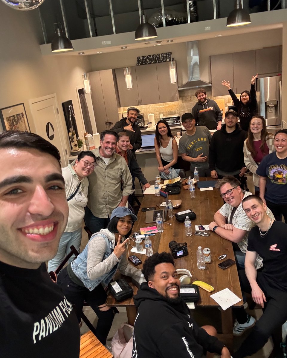 PandiumFusion's tweet image. We aren&apos;t just any other agency. At Pandium Fusion, #wedoitall. To help give our clients the inside scoop on what goes on behind the scenes, we hosted a #filmmaking workshop for them over the weekend! 🎥

#TalentAgency #VideoProduction #Education #Workshop #PandiumFusion