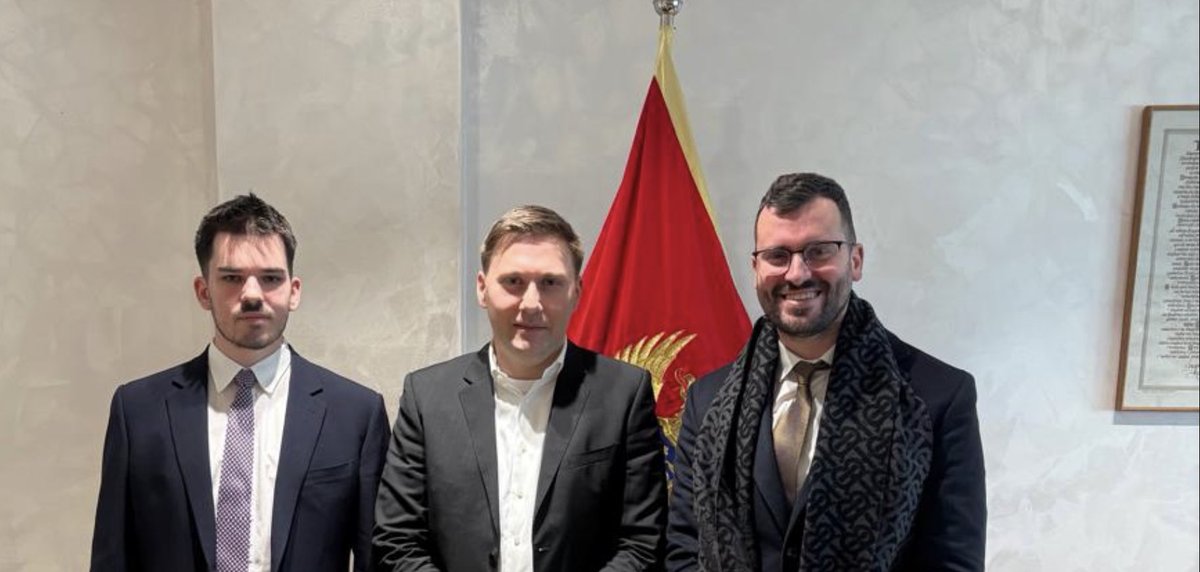 THERAPi_AI's tweet image. It was a pleasure meeting with the Minister of Health of Montenegro, Vojislav Šimun, with whom we discussed the importance of mental health, the impact THERAPi can have, and the potential of AI to improve healthcare systems across the world.

We respect Mr. Šimun’s sincere…