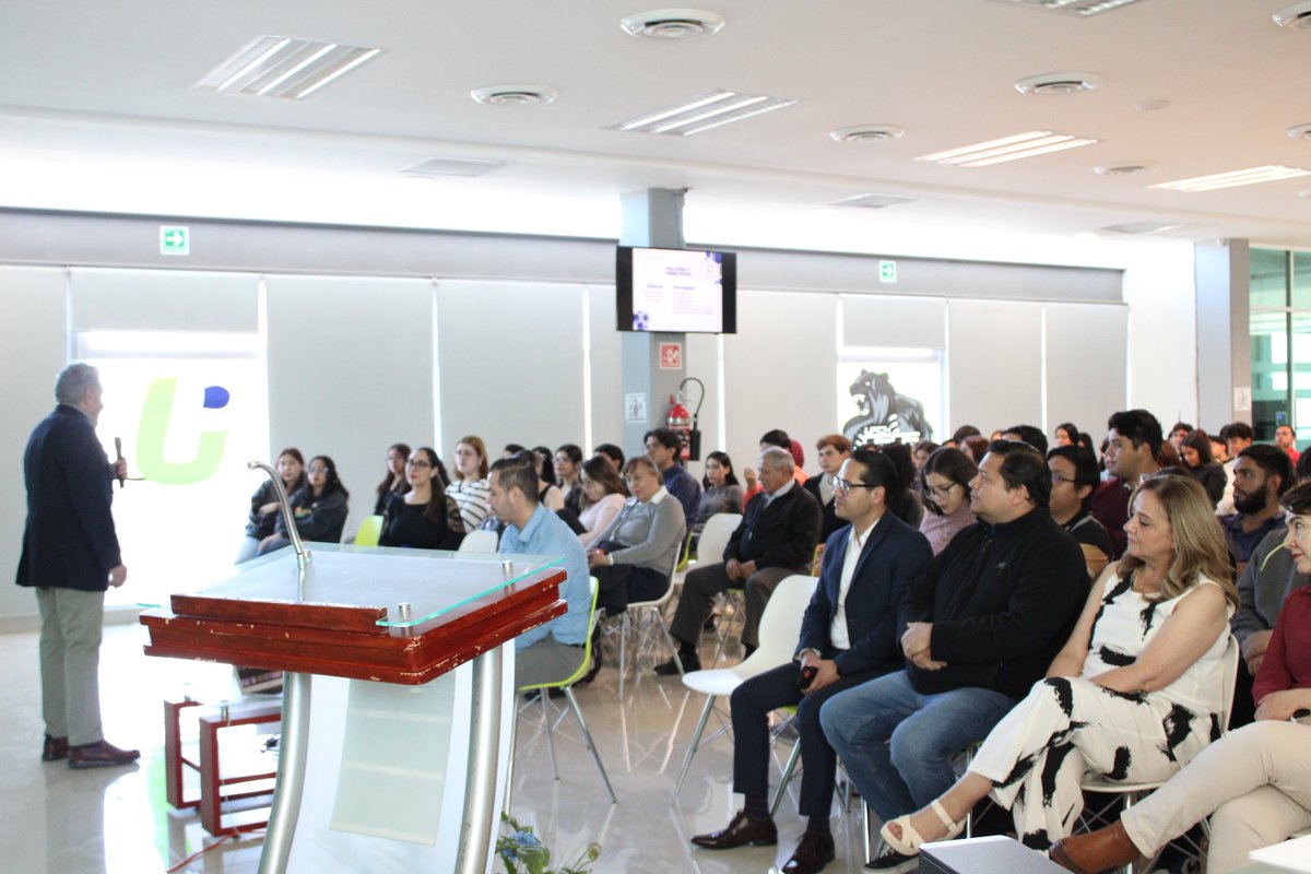Como parte de nuestra Semana Verde, inauguramos nuestro espacio de hidroponia, aunado a un taller de germinación y una conferencia sobre el cuidado del agua, impartida por el Dr. Kamel Athié, experto en el tema, Rector de la UTCH.