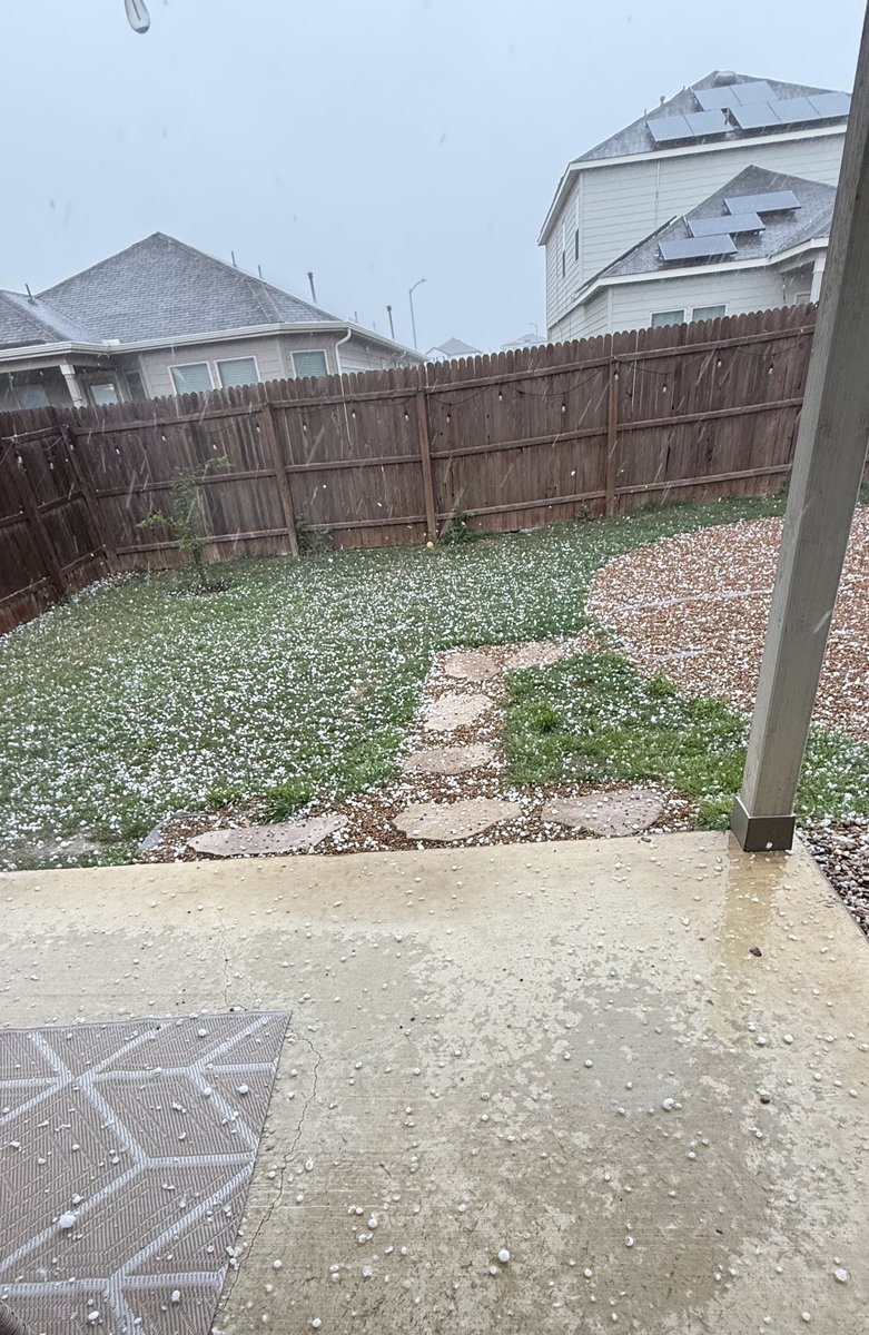 Rios274's tweet photo. @ksatnews @KENS5 this is in Alamo Ranch https://t.co/LCFYlbizTj