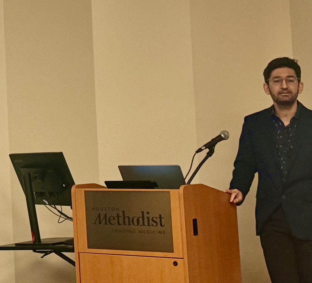 baronedg's tweet image. It was a real pleasure to host Prof. Dion Khodagholy at Houston Methodist as part of the Center for Neural System Restoration Seminar Series. His talk provided a fascinating glimpse into the latest advances from the Translational NeuroElectronics Lab at @UCIrvine, covering…