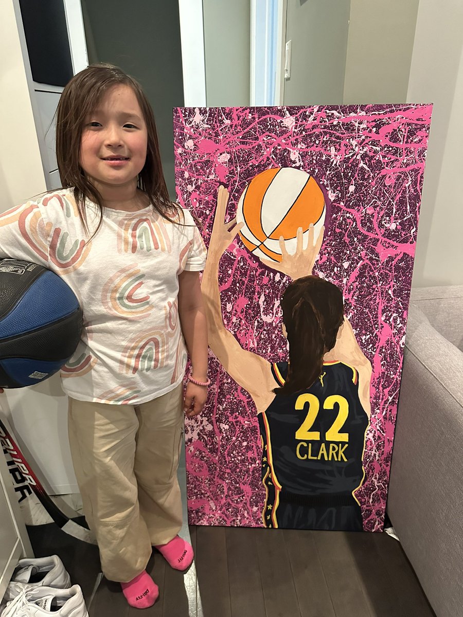 Mat MacDonald (@mat_macdonald) on Twitter photo Pretty happy girl here tonight. Shout out to <a href="/workbasketball/">Joe Mosher</a> for creating this amazing <a href="/CaitlinClark22/">Caitlin Clark</a> piece.
#WNBA Pretty happy girl here tonight. Shout out to <a href="/workbasketball/">Joe Mosher</a> for creating this amazing <a href="/CaitlinClark22/">Caitlin Clark</a> piece.
#WNBA