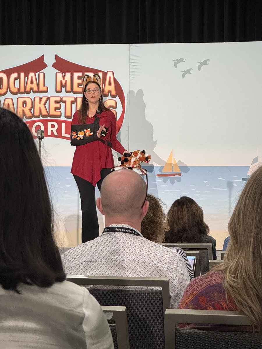 Checking out <a href="/Judi_Fox/">🦊 Judi Fox</a>’s LinkedIn + AI session at #SMMW25