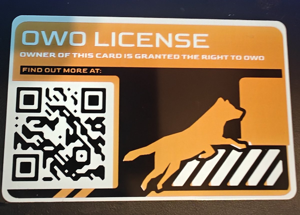 Camrad_Bear's tweet image. @AwruffGear Woah, When I saw these online they looked cool but seeing them in person is even better! Thank you for Making cool futuristic themed products with nfc tech!