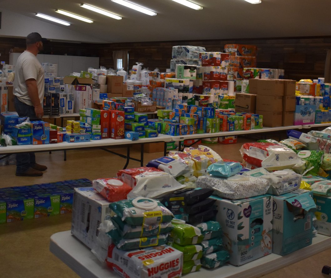 GreenvilleCoEM's tweet image. Your donations since the fire began have been invaluable! We currently have enough supplies to sustain us. We will inform you when we need your help in the future. #TableRockFire #GreenvilleSC