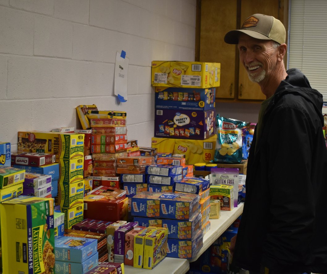 GreenvilleCoEM's tweet image. Your donations since the fire began have been invaluable! We currently have enough supplies to sustain us. We will inform you when we need your help in the future. #TableRockFire #GreenvilleSC