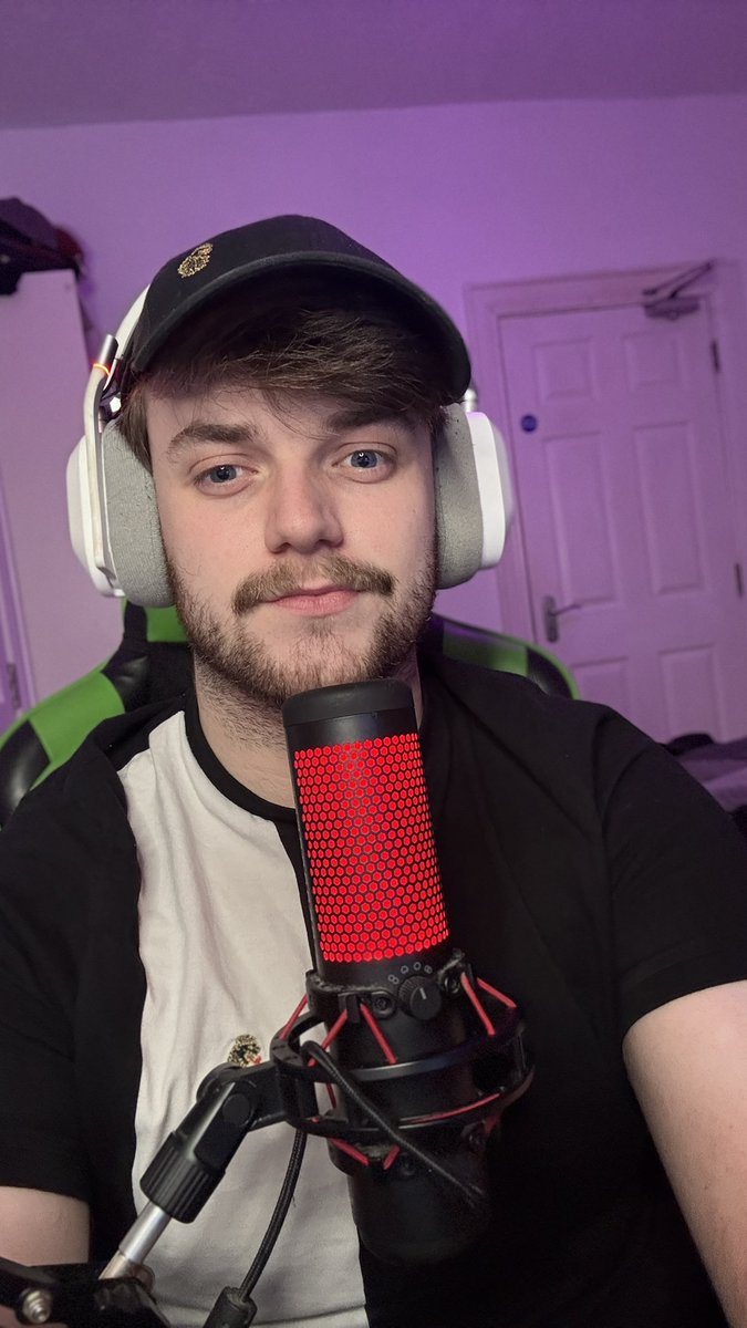 DJL_Showoff's tweet image. Playing schedule 1 with the boys tonight on #twitch 🎮
Feel free to come say hey 👋🏻
Twitch.tv/djlshowoff