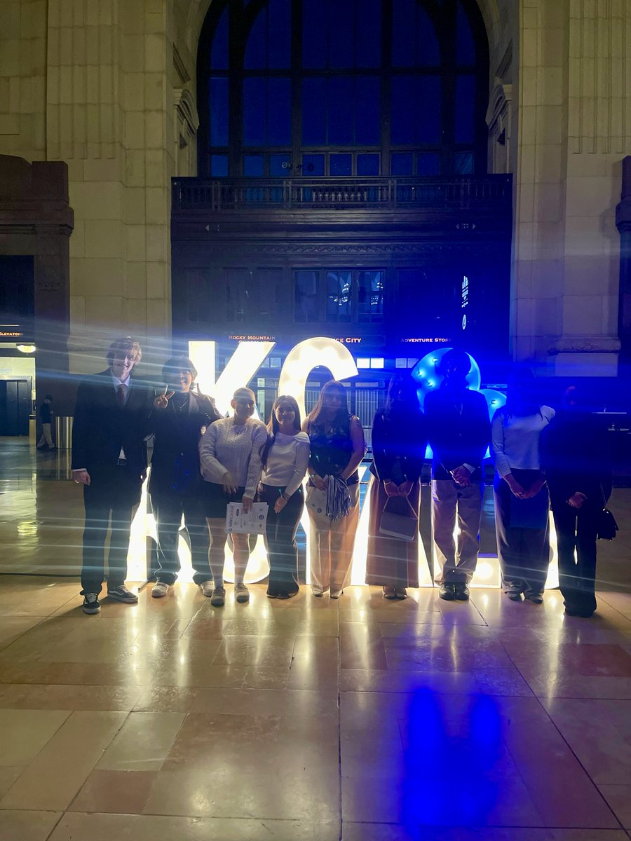 Debbie Cox (@coxvhsci) on Twitter photo After a round of rigorous #GKCSEF science fair judging last Wednesday, these <a href="/VanhornHS_/">Van Horn High School</a> biomed & engineering students were able to enjoy <a href="/UnionStationKC/">Union Station KC</a> — awesome group of future professionals! After a round of rigorous #GKCSEF science fair judging last Wednesday, these <a href="/VanhornHS_/">Van Horn High School</a> biomed & engineering students were able to enjoy <a href="/UnionStationKC/">Union Station KC</a> — awesome group of future professionals!