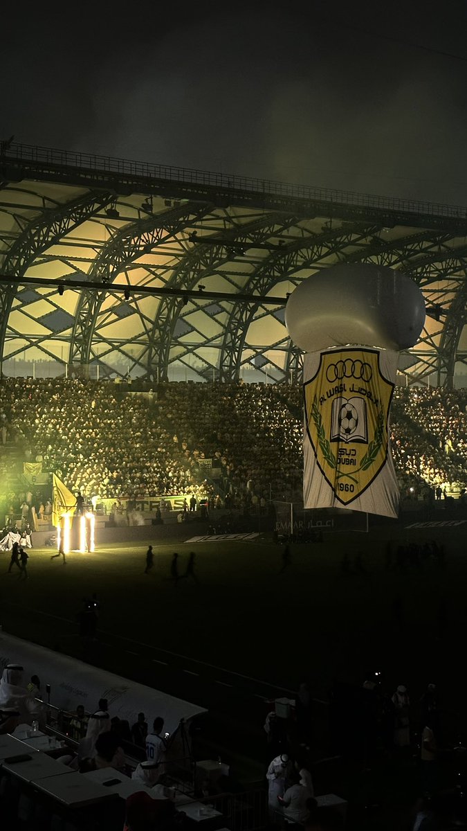 el3azy22's tweet photo. قبل الموقعة المرتقبة في نصف نهائي كأس رئيس الدولة
الوصل 💛 vs شباب الأهلي ❤️

مقاطع من تصويري لجمهور الفريقين 
على استاد آل مكتوم 📹

تحت هذي التغريدة https://t.co/7XKbpLC17B