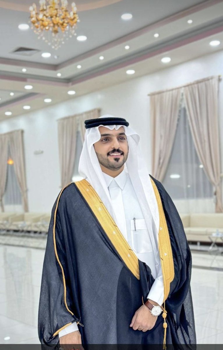 تهنئة 

#افراح_ ال دويس 

في ليلة زواج الأخ العزيز/حسين بن صالح عميرة آل دويس، نعيش فرحةً تملأ القلوب سرورًا، وتزدان الأجواء بالمحبة والبهجة. ليلة مباركة تُكتب فيها أجمل البدايات، ونسأل الله أن يجعلها بداية حياة سعيدة مليئة بالمودة والرحمة.

  مساء هذا اليوم الأثنين 
الموافق م