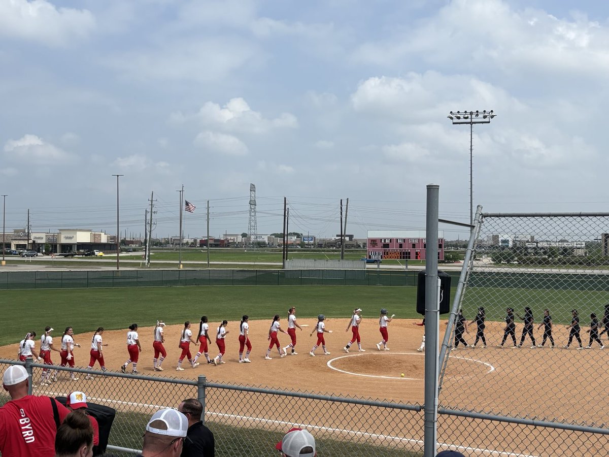 Hard fought win by the Lady Tigers! ⁦<a href="/travis_softball/">Travis High School Softball</a>⁩ ⁦<a href="/THS_Tigers/">Travis High School</a>⁩