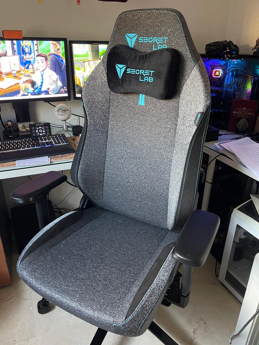 SamuSanchezSss's tweet photo. Pues parece que tenemos nueva adquisición por parte de #secretlab para las largas sesiones de estudio y juego...😊

Pd: Después de llevar 1 semana probándola...es una pasada. https://t.co/78tggsp4CY