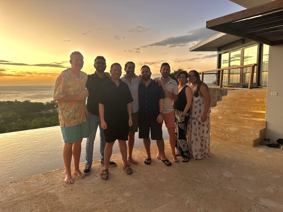 Our Verified Team had a wonderful company team retreat to Tamarindo, CR  this past January. It was a week filled with laughs, surfing, shell searching, and team bonding. Living the Verified Life (aka the Good Life!) 🌊🏄‍♂️