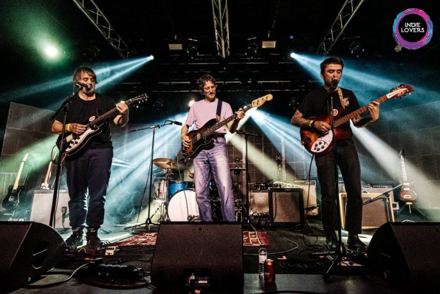 Indie Lovers (@indieloversm) on Twitter photo El dúo de Perpignan <a href="/theliminanas/">The Limiñanas</a> convirtió <a href="/RazzmatazzClubs/">RazzmatazzClubs</a> 2 en una oda al fuzz, la lisergia y el psych rock, en una psicodélica noche que completaron los pamploneses <a href="/exnoviosband/">Exnovios</a>.
Fotocrónica y setlist, en nuestra web!
indielovers.org/the-liminanas-…
📷 <a href="/meritxula/">meritxula</a> El dúo de Perpignan <a href="/theliminanas/">The Limiñanas</a> convirtió <a href="/RazzmatazzClubs/">RazzmatazzClubs</a> 2 en una oda al fuzz, la lisergia y el psych rock, en una psicodélica noche que completaron los pamploneses <a href="/exnoviosband/">Exnovios</a>.
Fotocrónica y setlist, en nuestra web!
indielovers.org/the-liminanas-…
📷 <a href="/meritxula/">meritxula</a>