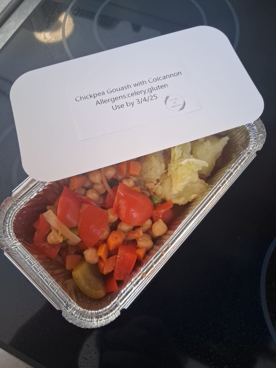 The Drill Hall Pantry (@drillhallpantry) on Twitter photo Martin and Jilly have been back to work in the pantry kitchen today, cooking up some tasty meals for the week ahead!
🍗Chicken Goulash with Colcannon Mash
🌽 Chickpea Goulash with Colcannon Mash ♻️All made with donations from our partners <a href="/FareShareGWS/">FareShare Glasgow and the West of Scotland</a> and <a href="/Brakes_Scotland/">Brakes Scotland</a> Martin and Jilly have been back to work in the pantry kitchen today, cooking up some tasty meals for the week ahead!
🍗Chicken Goulash with Colcannon Mash
🌽 Chickpea Goulash with Colcannon Mash ♻️All made with donations from our partners <a href="/FareShareGWS/">FareShare Glasgow and the West of Scotland</a> and <a href="/Brakes_Scotland/">Brakes Scotland</a>